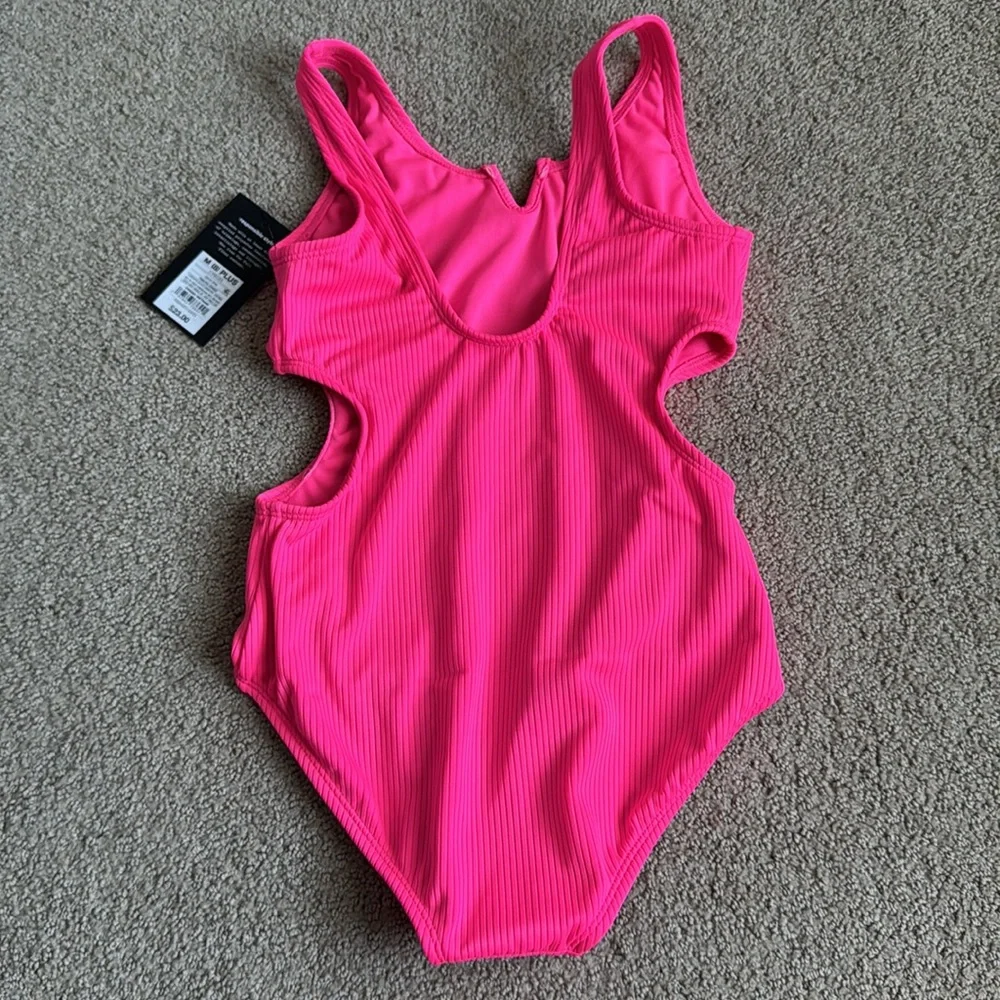 NWT Art Class Girl’s Cut‎ Out One Piece Swimsuit Set - Size: M (8) PLUS